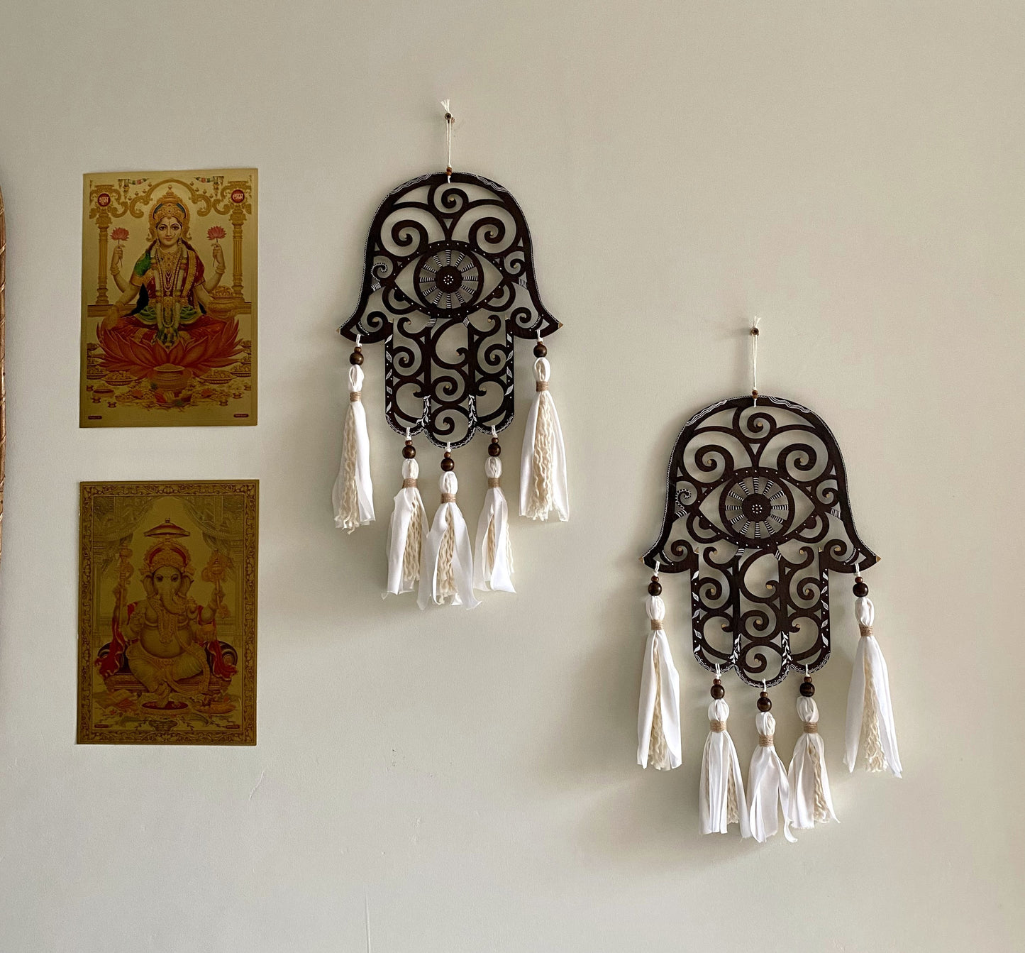 Mano de Fátima con flecos